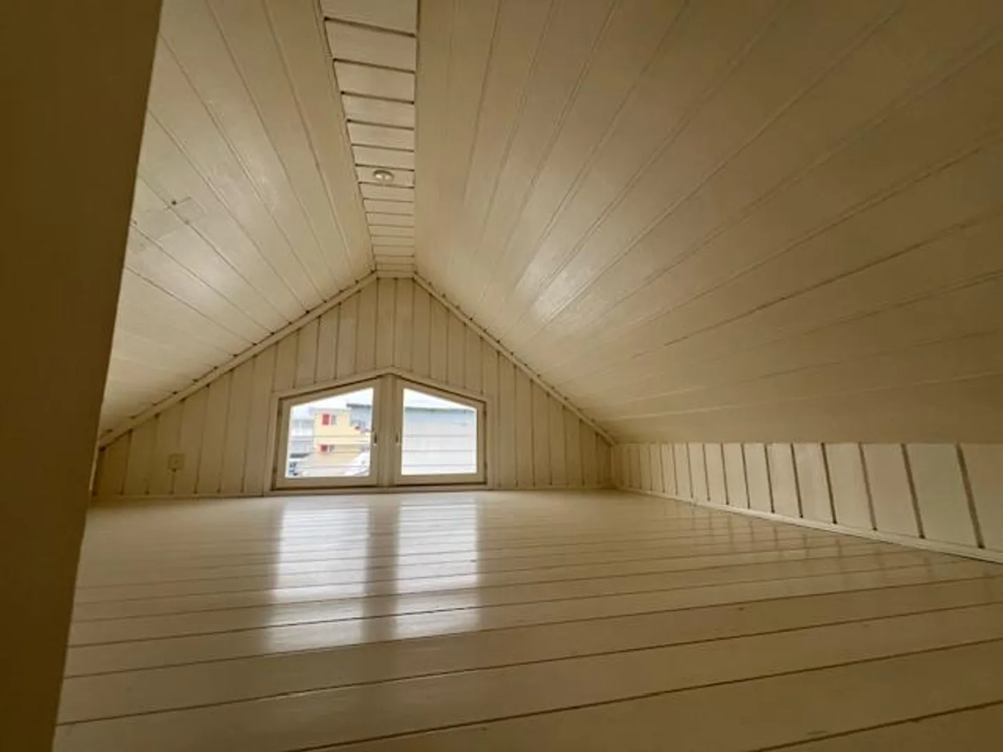 3 Room Attic Apartment - Photo 7 of 14