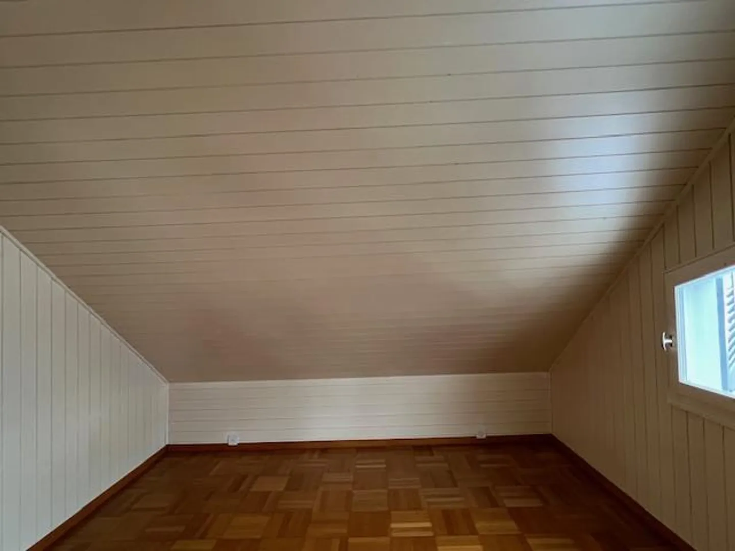 3 Room Attic Apartment - Photo 9 of 14