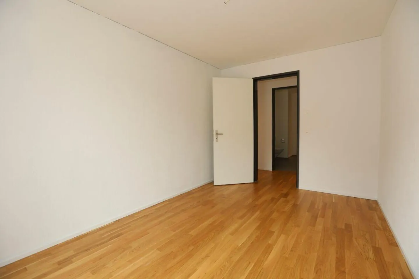 Charmante Wohnung mit Grossem Balkon - Foto 5 von 13