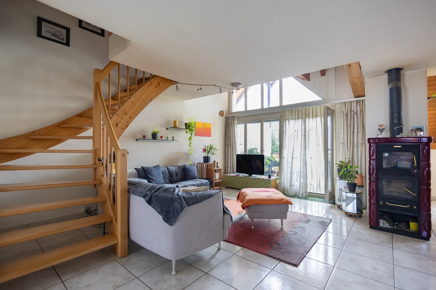 Cozy Maisonette Apartment with Stunning Views - Photo 1 of 27
