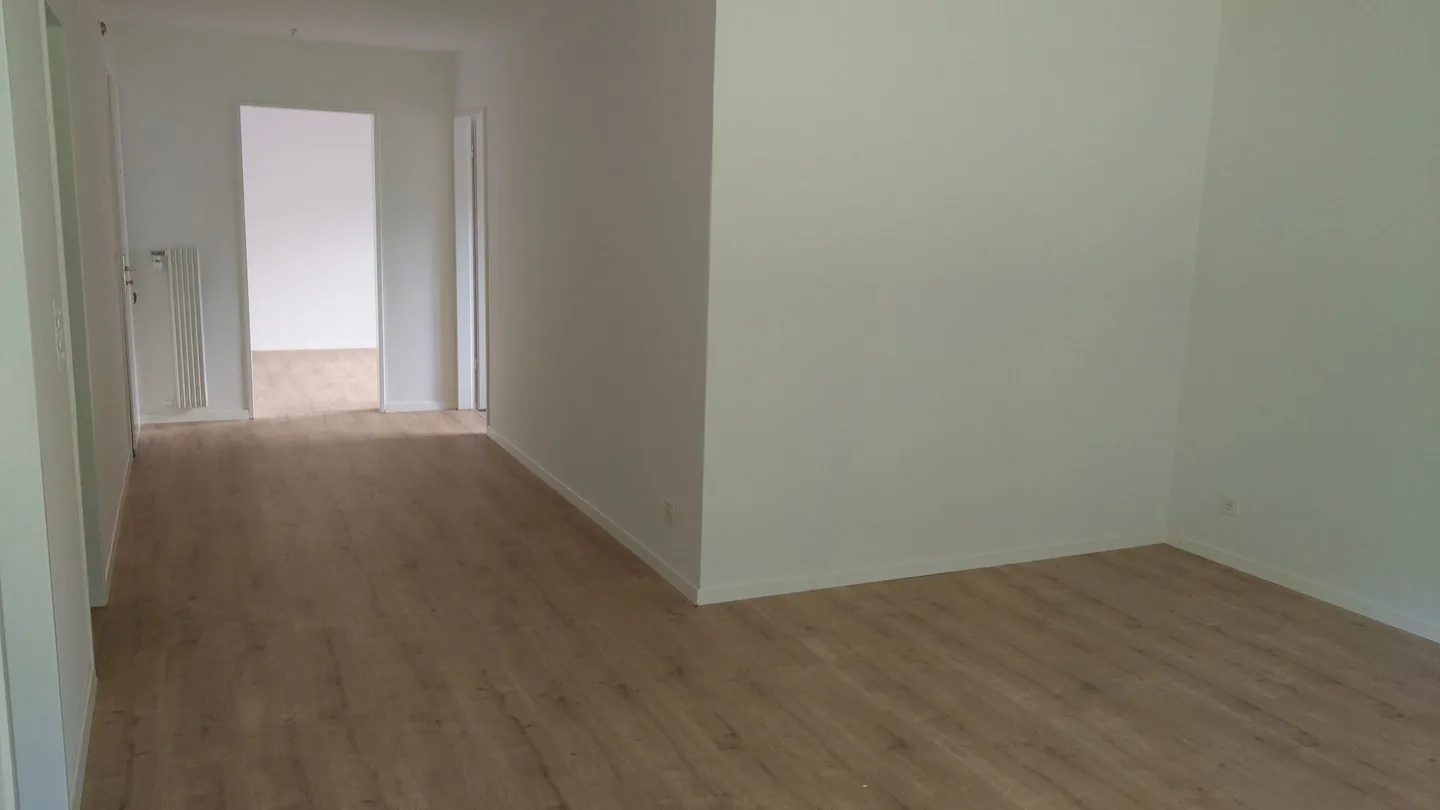 Appartamento 3 locali parzialmente ristrutturato in affitto a Péry - Foto 4 di 9