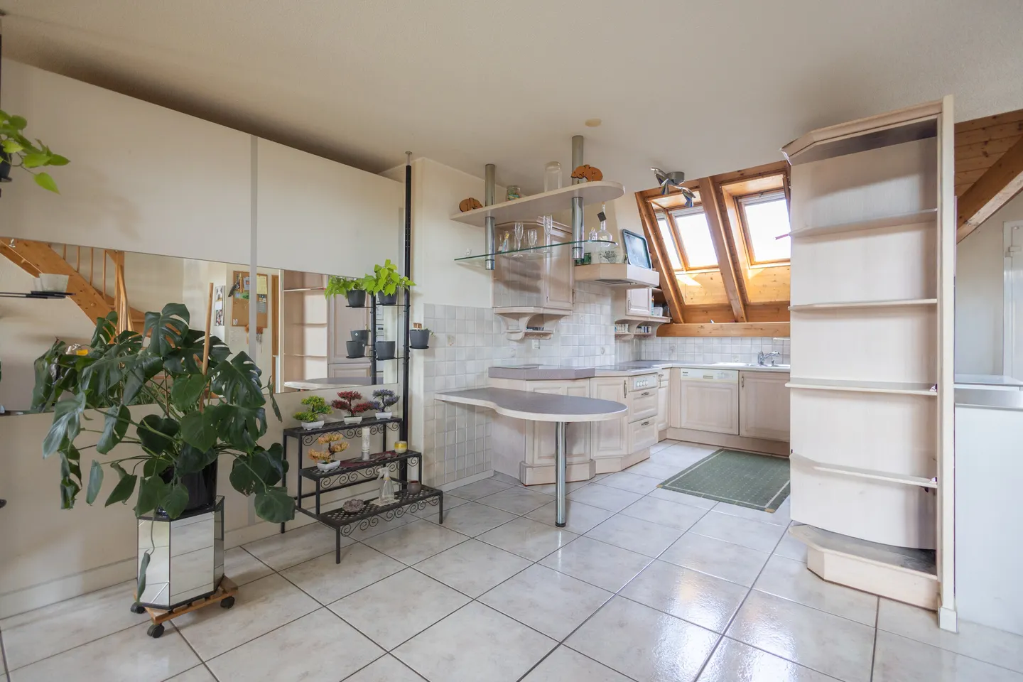 Cozy Maisonette Apartment with Stunning Views - Photo 6 of 27