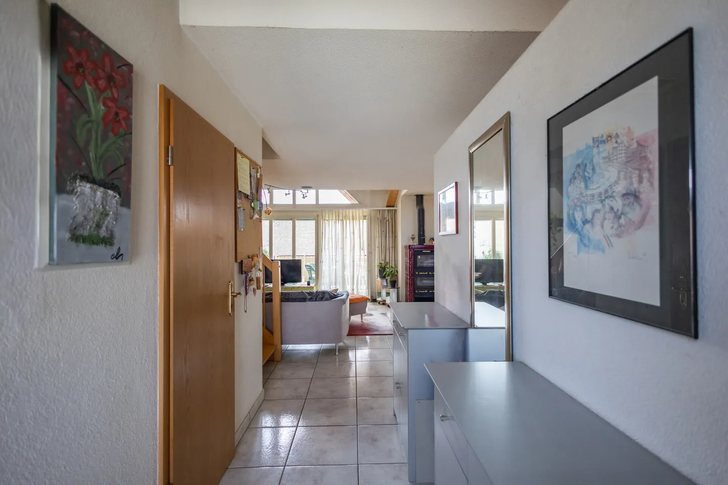 Cozy Maisonette Apartment with Stunning Views - Photo 8 of 27