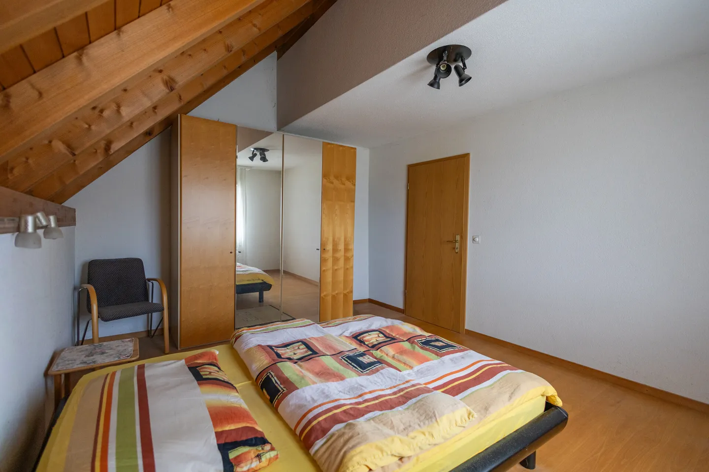 Cozy Maisonette Apartment with Stunning Views - Photo 10 of 27