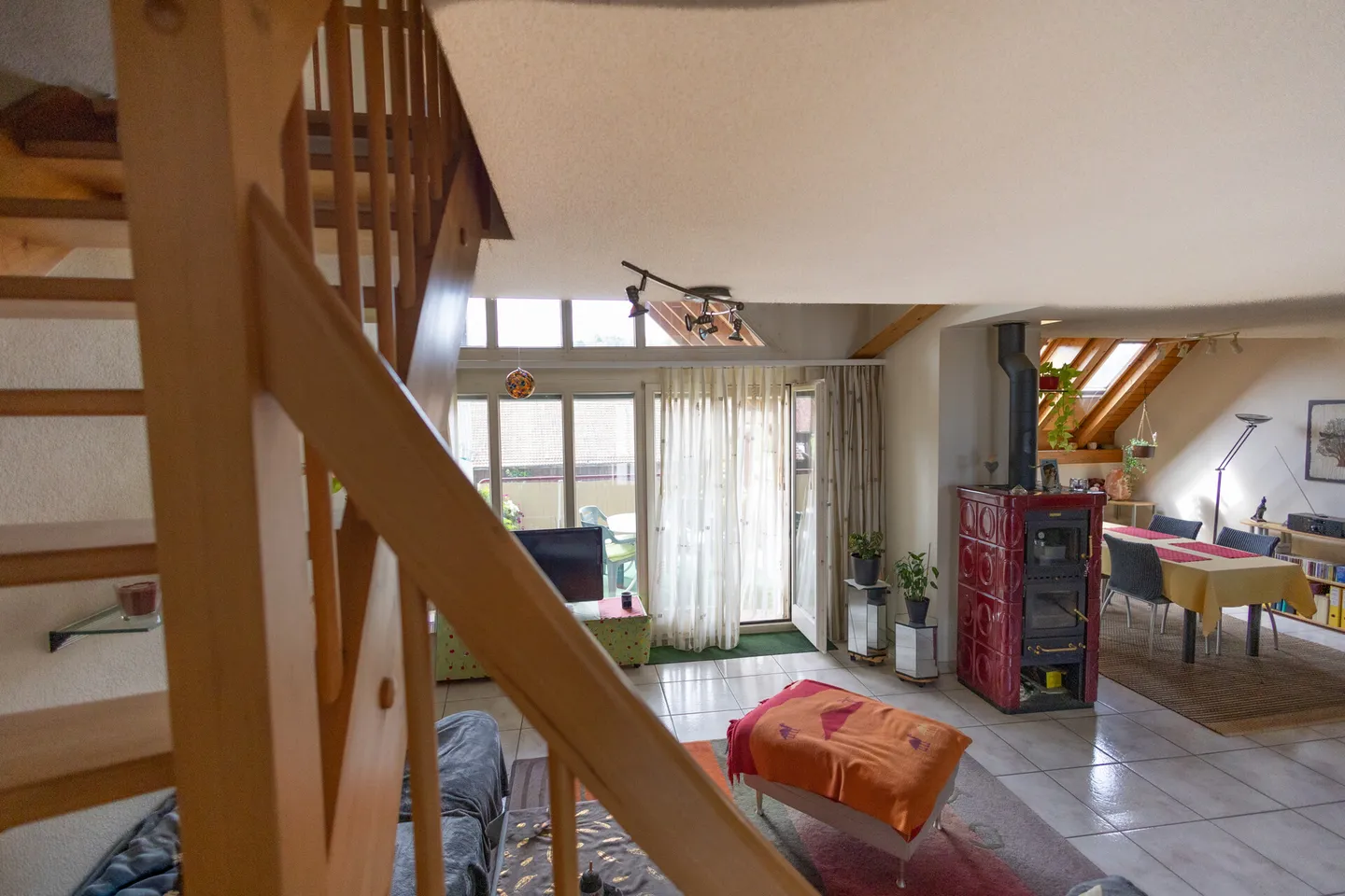 Cozy Maisonette Apartment with Stunning Views - Photo 14 of 27