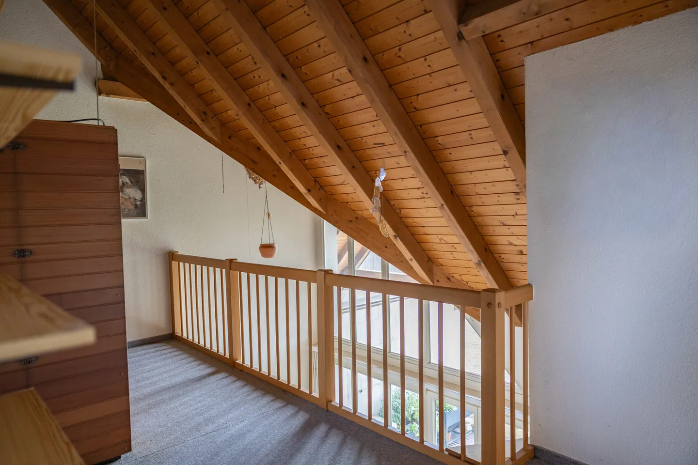 Cozy Maisonette Apartment with Stunning Views - Photo 16 of 27