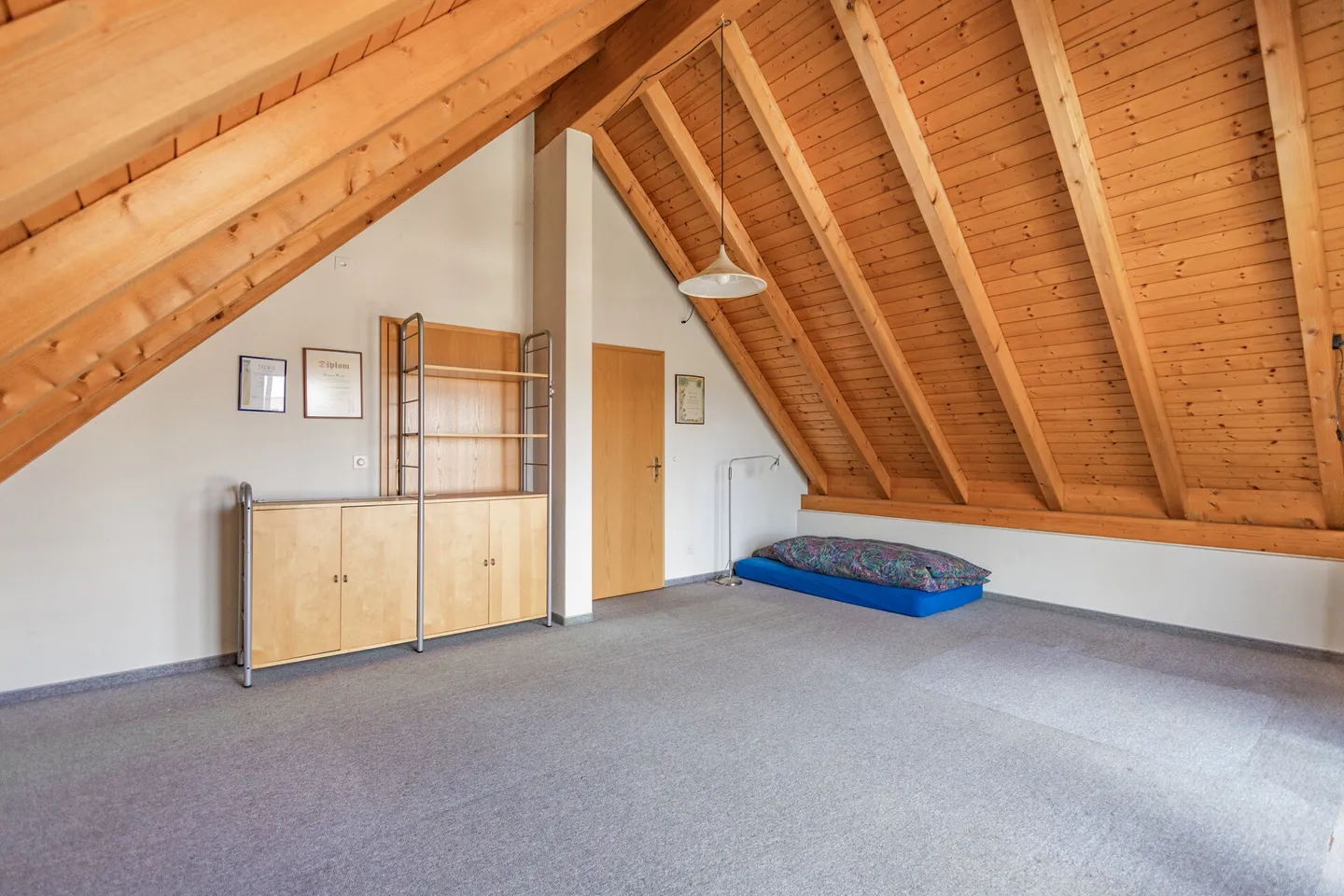 Cozy Maisonette Apartment with Stunning Views - Photo 18 of 27