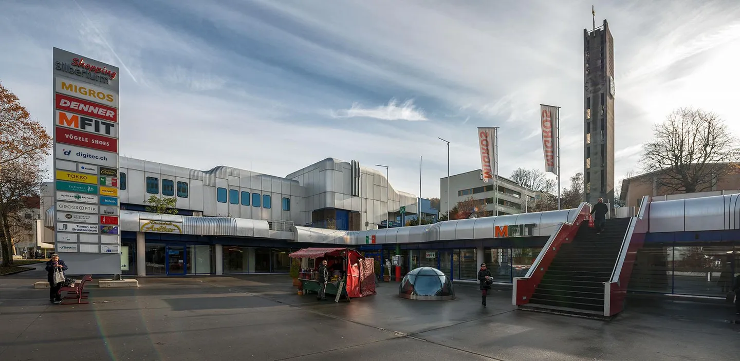Negozio aperto di 160 m2 accanto a Migros - Foto 1 di 3