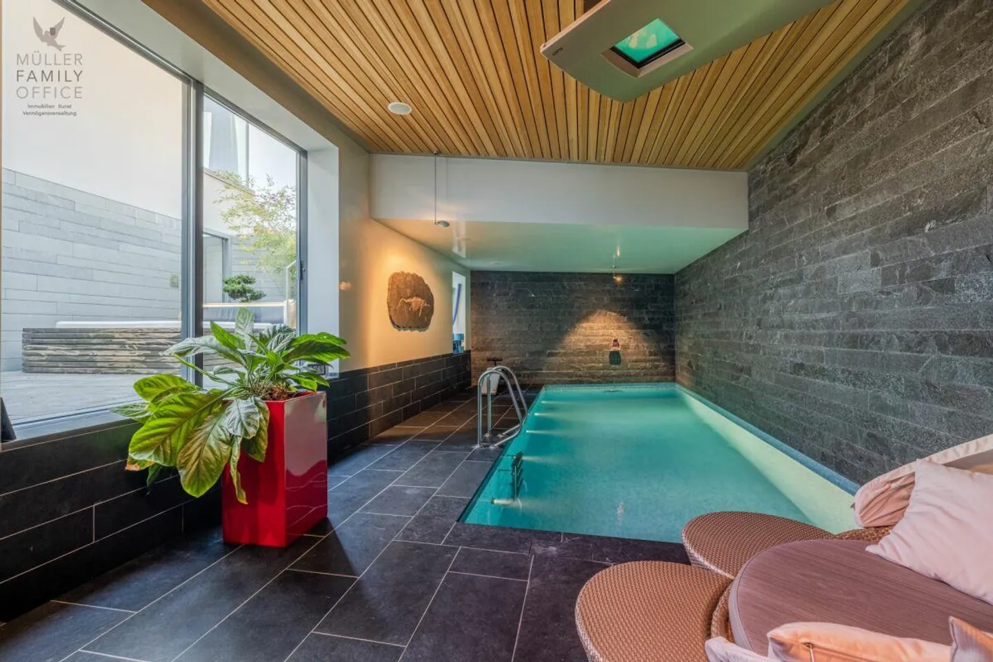 Villa de designer de luxe de rêve avec vue fantastique sur le lac et appartement d'invité - Photo 1 sur 15