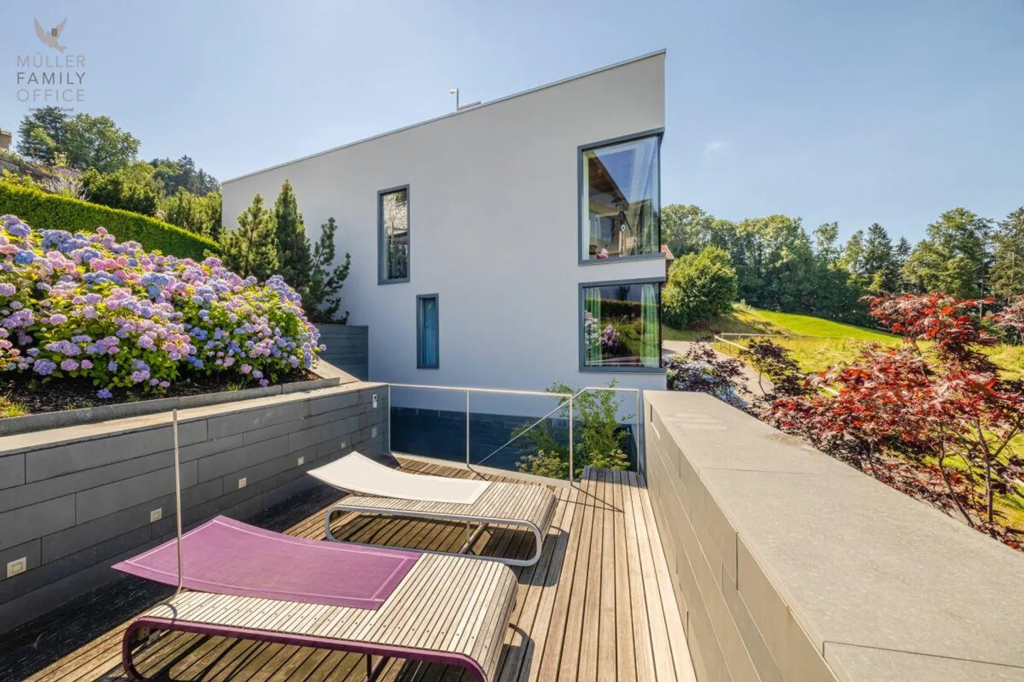 Villa de designer de luxe de rêve avec vue fantastique sur le lac et appartement d'invité - Photo 3 sur 15