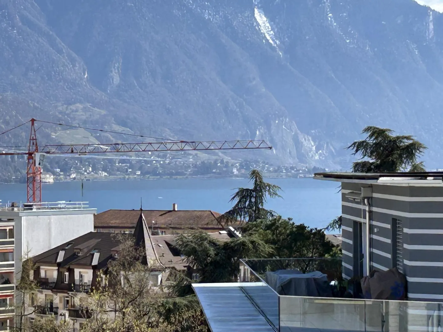 Appartamento ristrutturato di 3,5 locali con vista lago, 6° piano, ca. 60 m2 - Foto 5 di 7