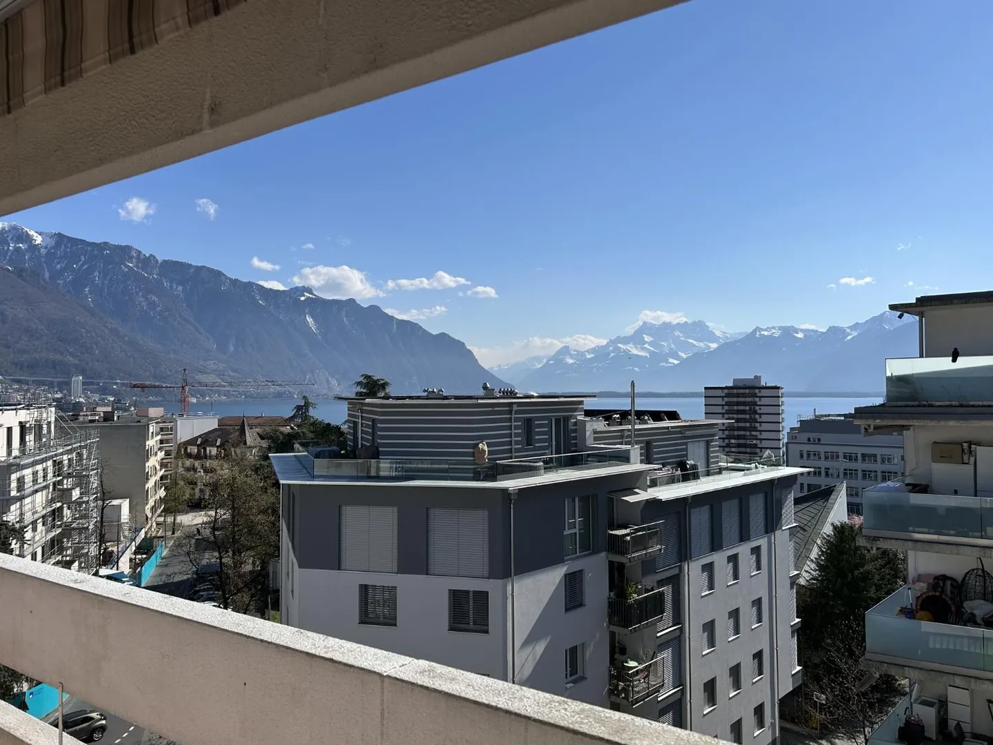 Appartamento ristrutturato di 3,5 locali con vista lago, 6° piano, ca. 60 m2 - Foto 6 di 7