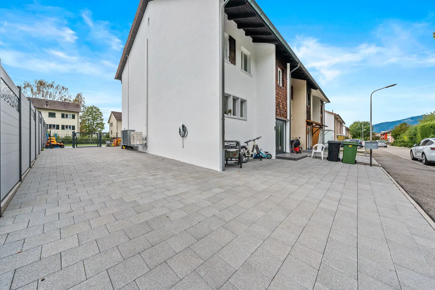 Maison d'angle de 5,5 pièces entièrement rénovée - Emménager et se sentir bien - Photo 4 sur 30