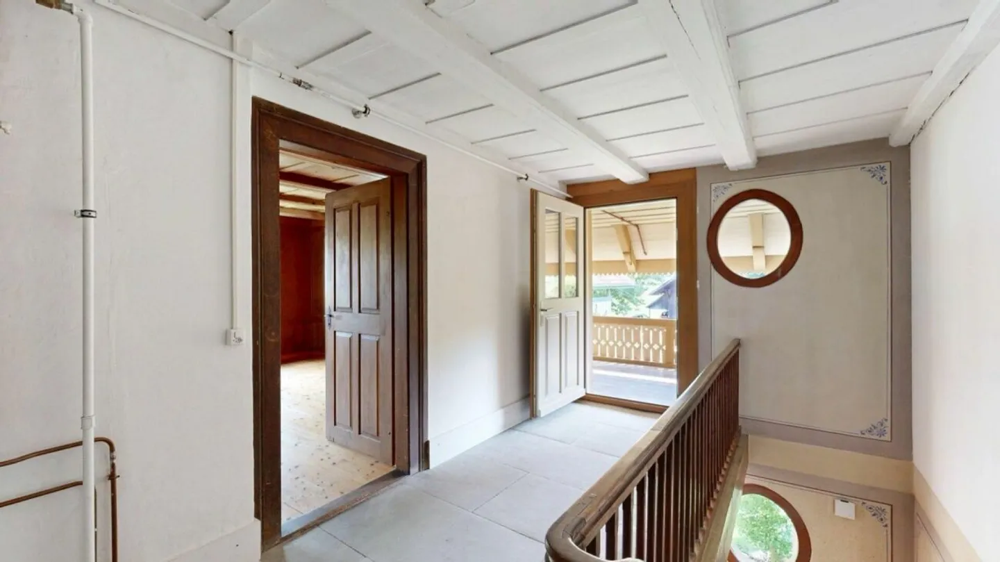 Large 8.5 Room Farmhouse Apartment in Seeberg - Photo 8 of 12