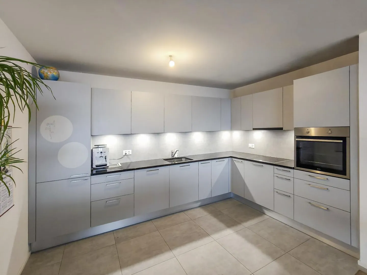 Bel appartement de 4,5 pièces au rez-de-chaussée - Confort & Luminosité - Photo 2 sur 13