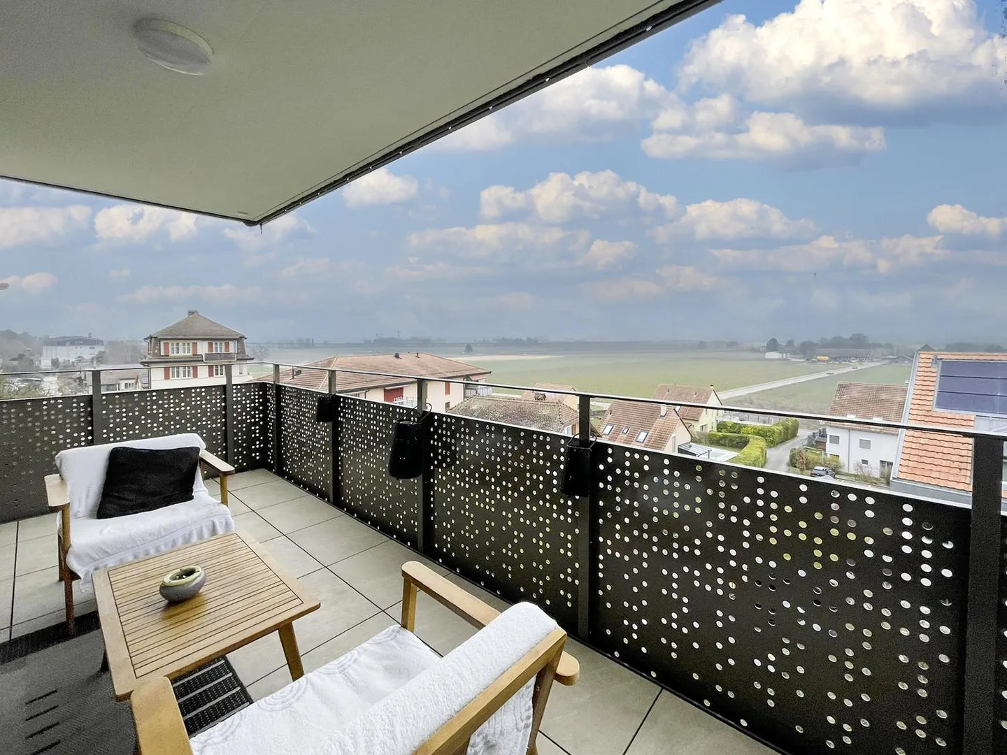 Bel appartement de 4,5 pièces au rez-de-chaussée - Confort & Luminosité - Photo 3 sur 13