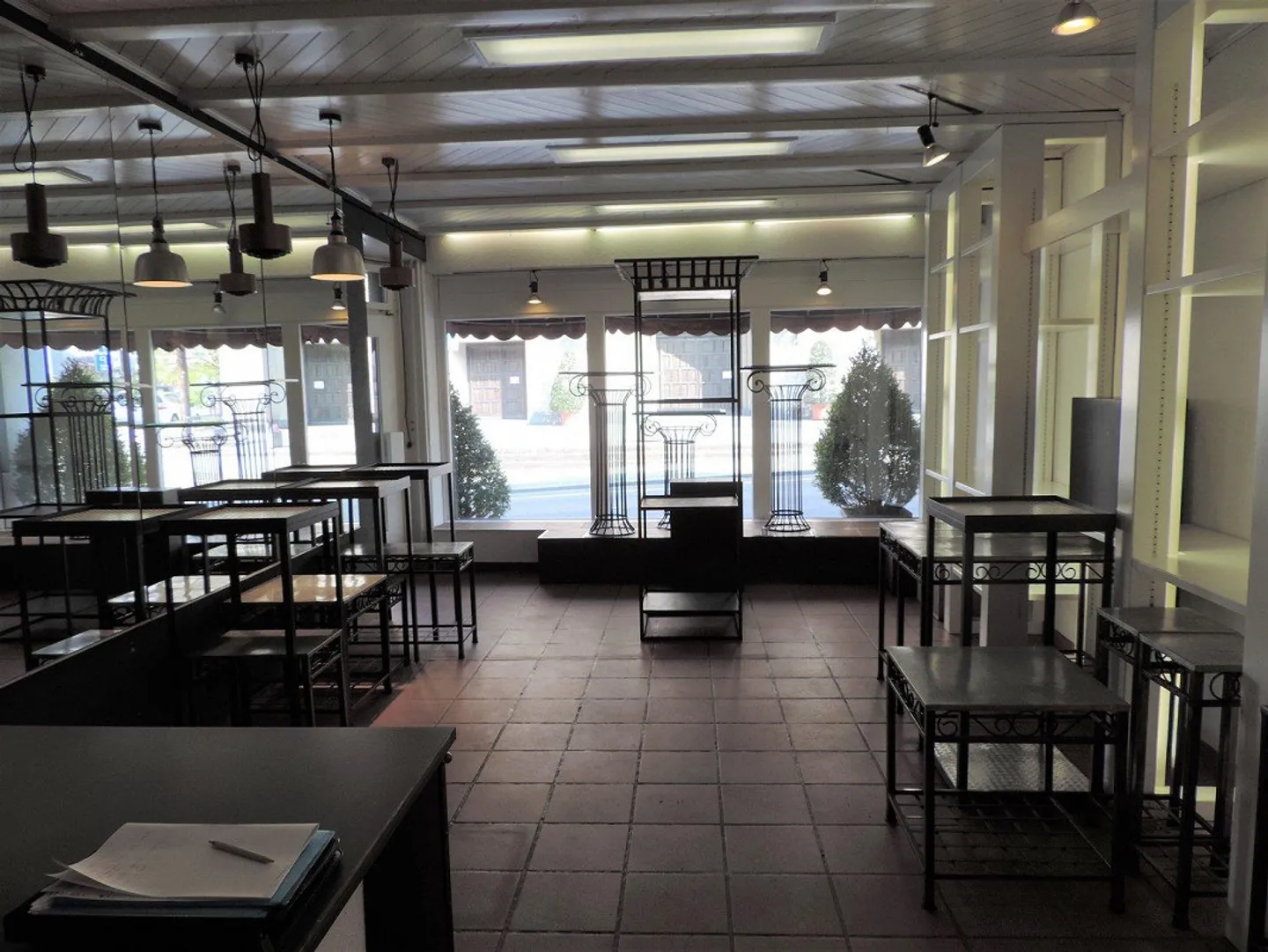 Retail space in the town of Uznach - Photo 3 of 7