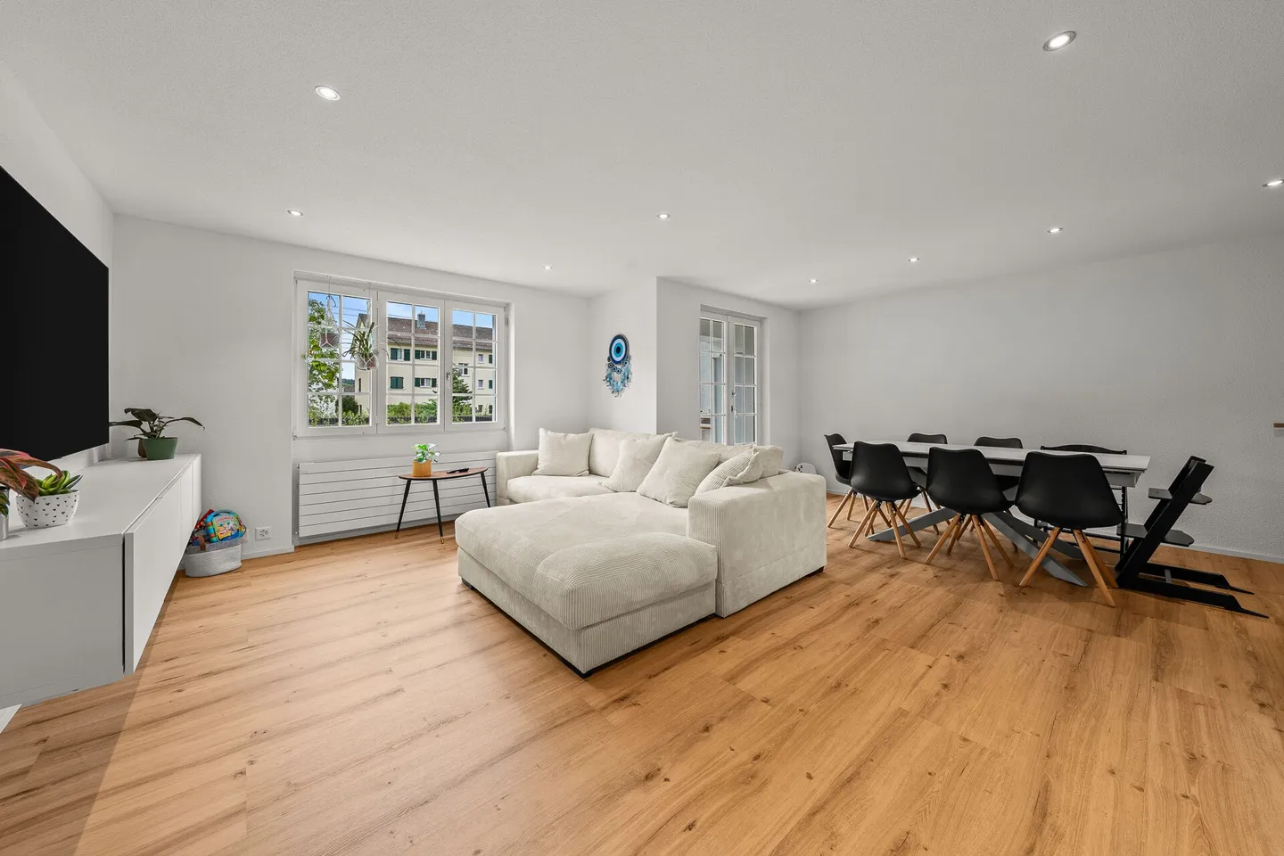 Maison d'angle de 5,5 pièces entièrement rénovée - Emménager et se sentir bien - Photo 9 sur 30