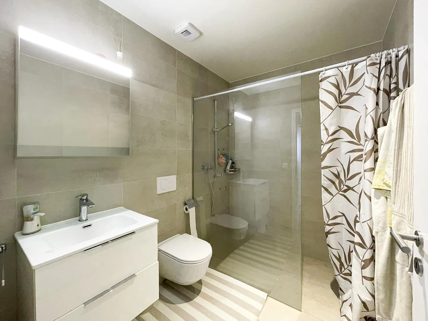 Bel appartement de 4,5 pièces au rez-de-chaussée - Confort & Luminosité - Photo 8 sur 13