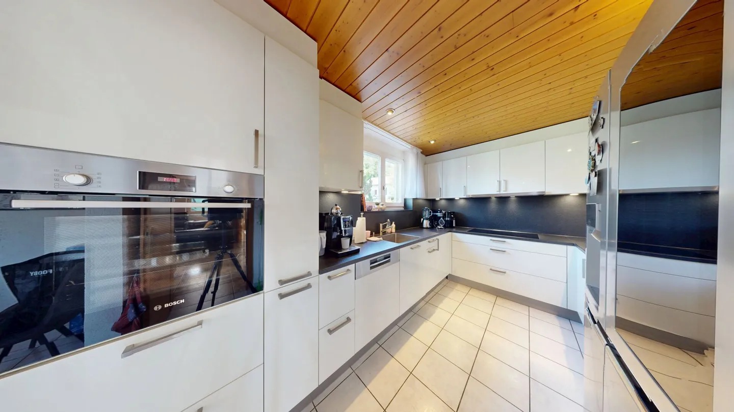 Maison jumelée exclusive de 6,5 pièces avec véranda ensoleillée et beaucoup de confort de vie - Photo 5 sur 17