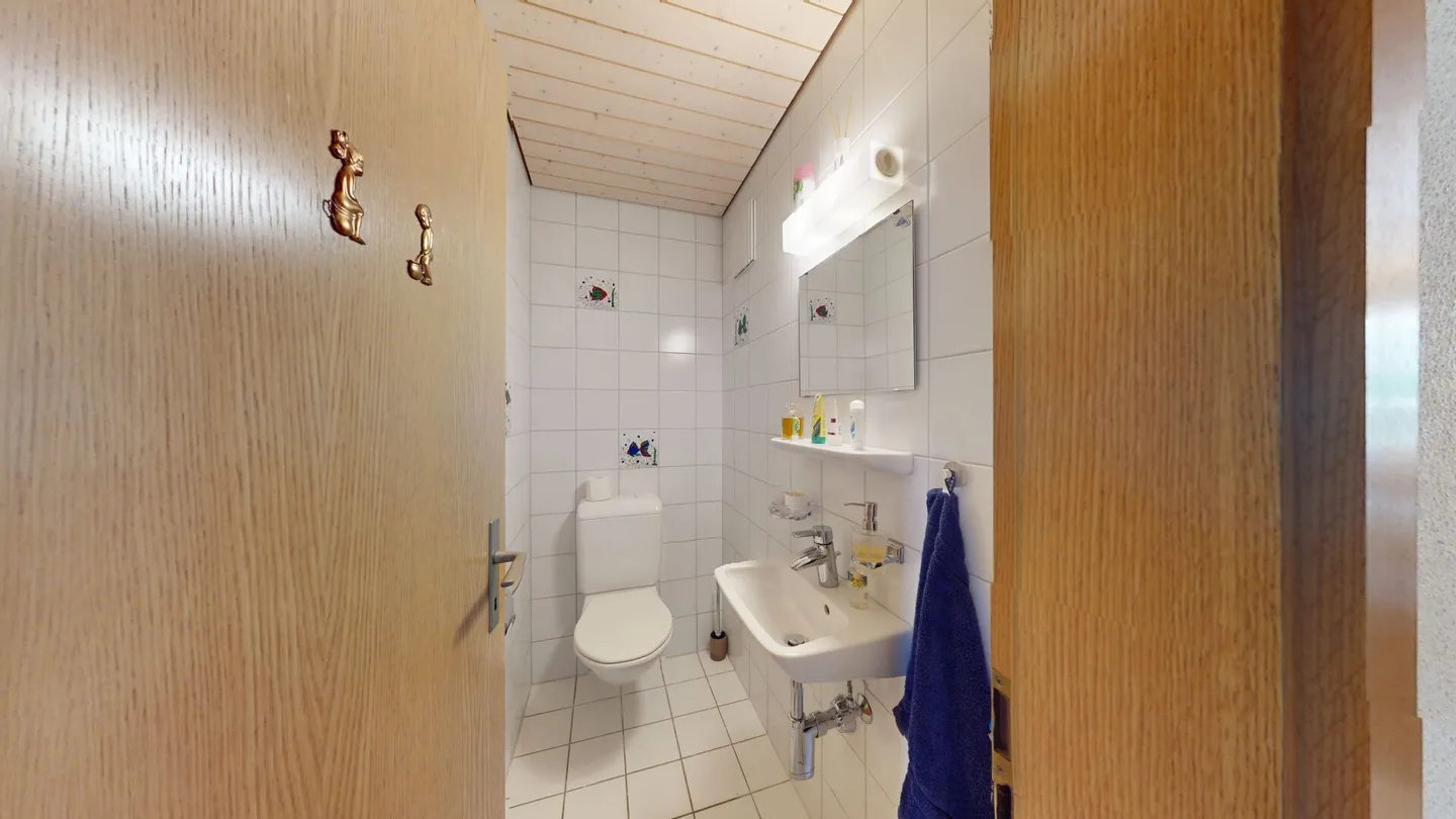 Maison jumelée exclusive de 6,5 pièces avec véranda ensoleillée et beaucoup de confort de vie - Photo 13 sur 17
