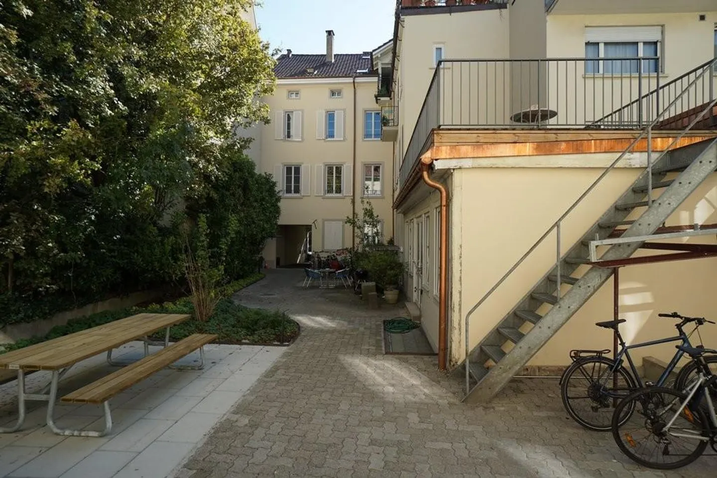 Renovated 1.5-room apartment near Spalentor - Photo 2 of 7