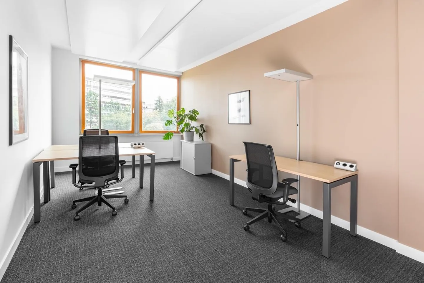 Privatbüro für drei Personen in Regus Heuwaage - Foto 1 von 9