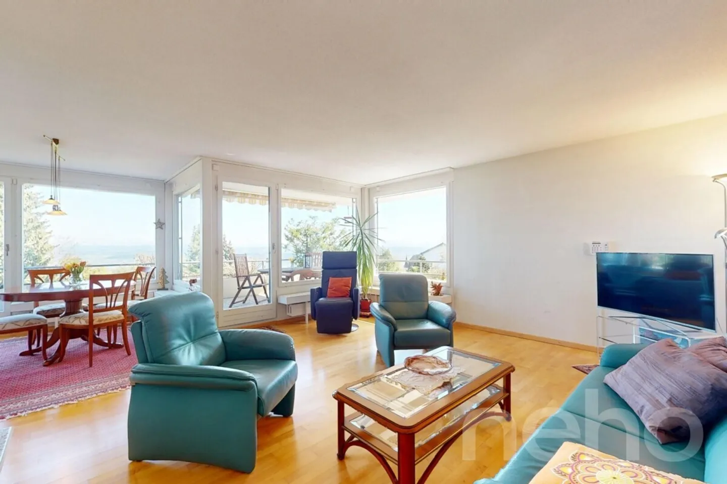 Superbo appartamento con terrazza e vista magnifica a Evilard - Foto 1 di 13