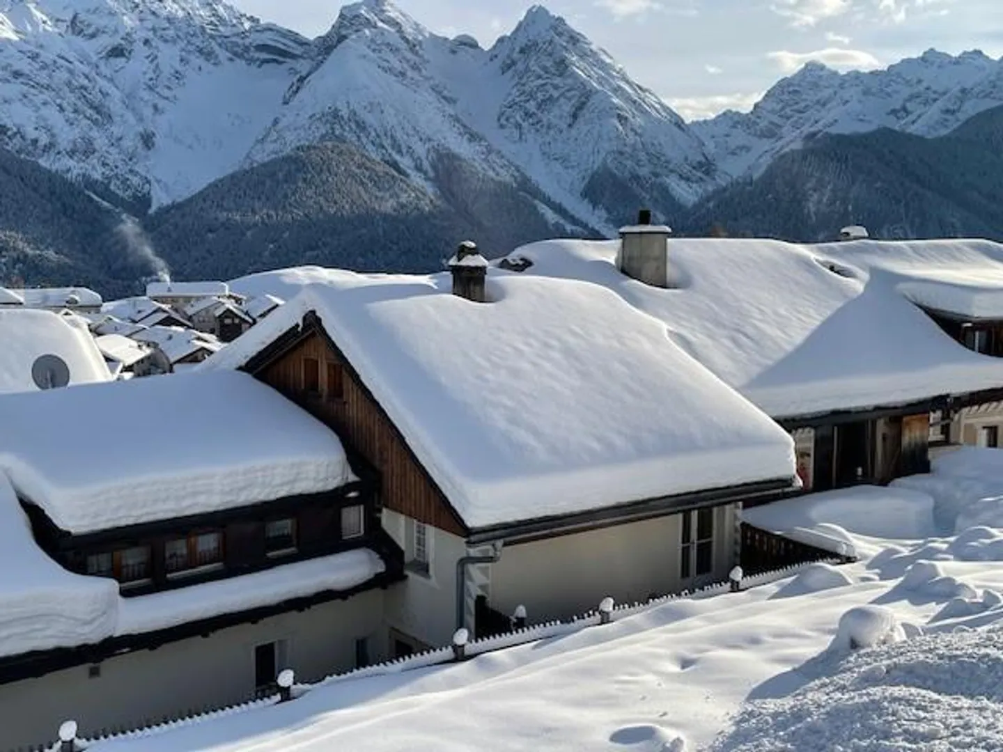Edificio residenziale con appartamento separato - Foto 1 di 7