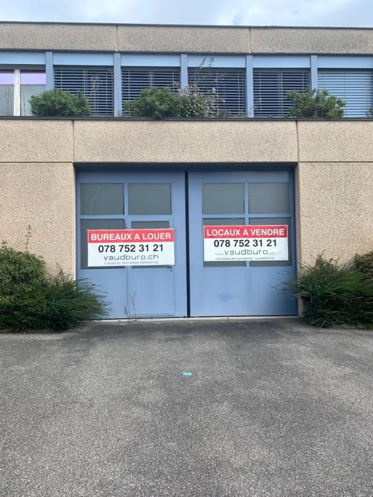 Gewerbe- (75%) und Wohngebäude (25%) im Westen von Lausanne - Foto 1 von 2