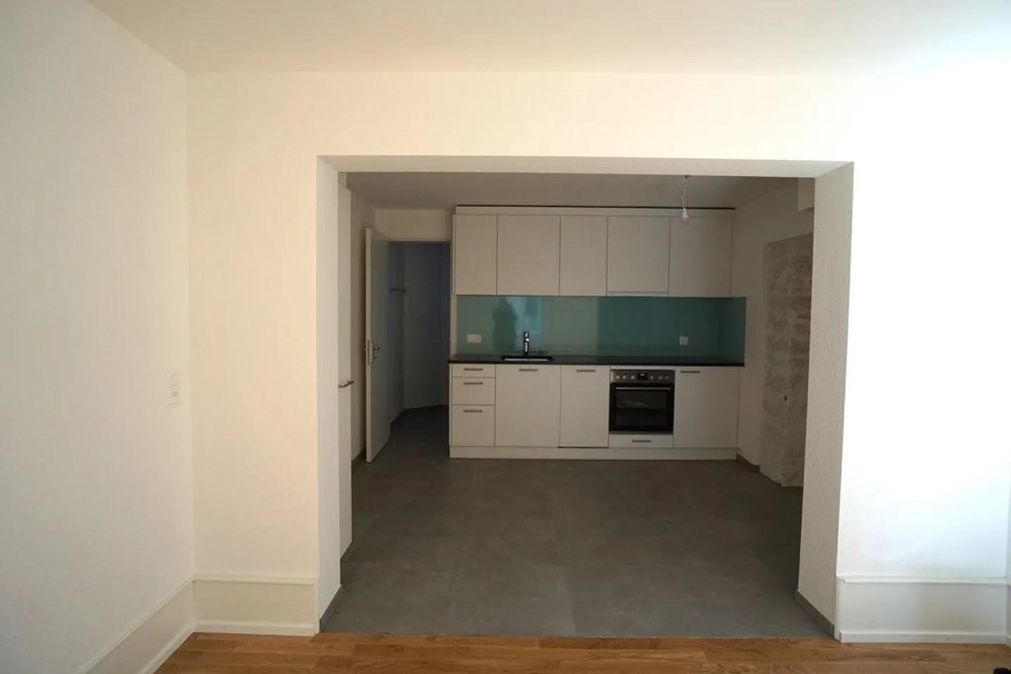 Renovated 1.5-room apartment near Spalentor - Photo 5 of 7