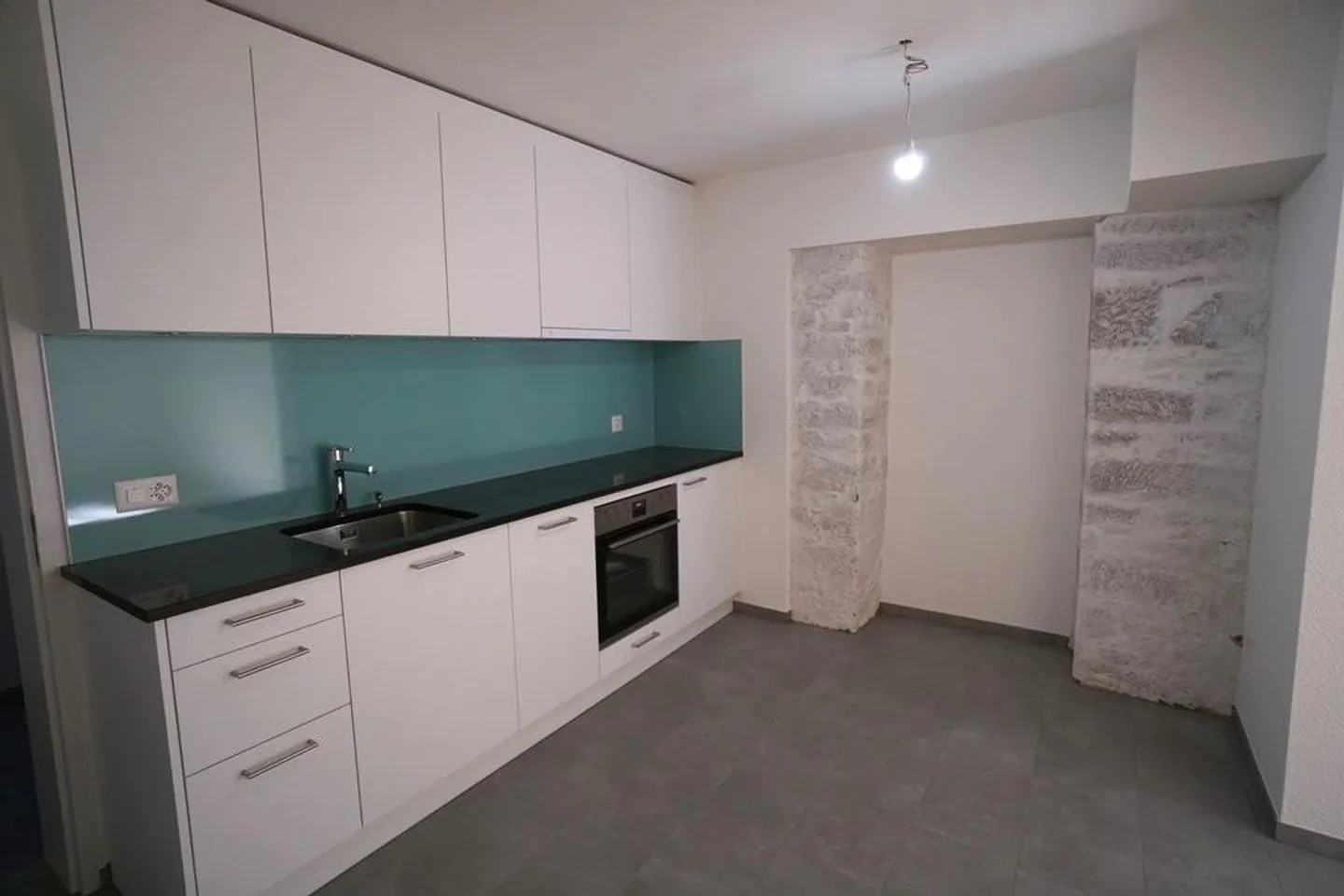 Renovated 1.5-room apartment near Spalentor - Photo 6 of 7