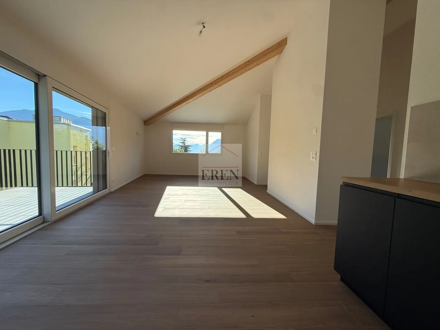 Attique moderne avec terrasse à Savièse - Photo 3 sur 10