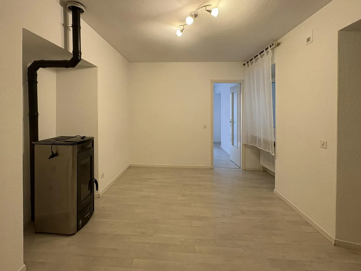 MURALTO, 2.5-room apartment for rent with private entrance - Photo 2 of 10