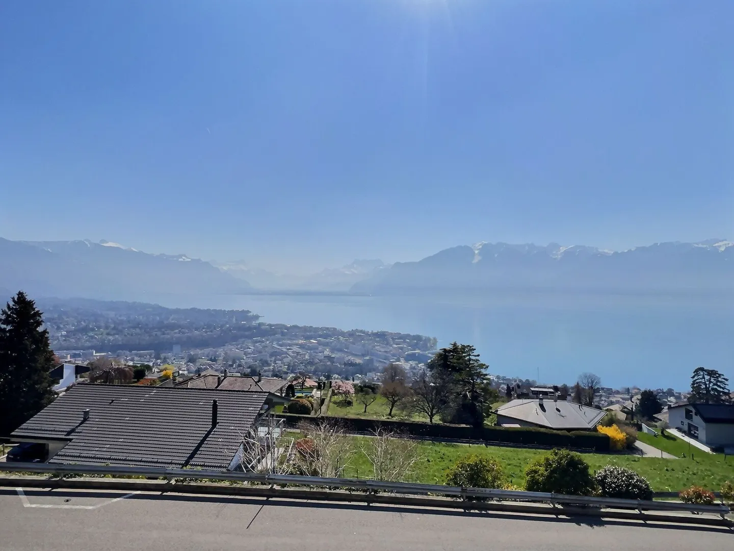 Duplex de 3.5 pièces + bureau avec fort potentiel et vue imprenable - Photo 1 sur 19