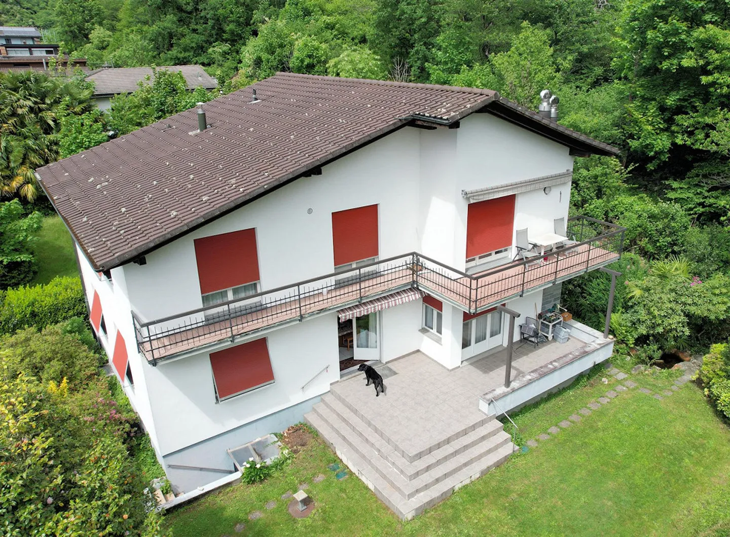 Appartement renoviert und umgeben von Grün und Natur - Foto 2 von 11