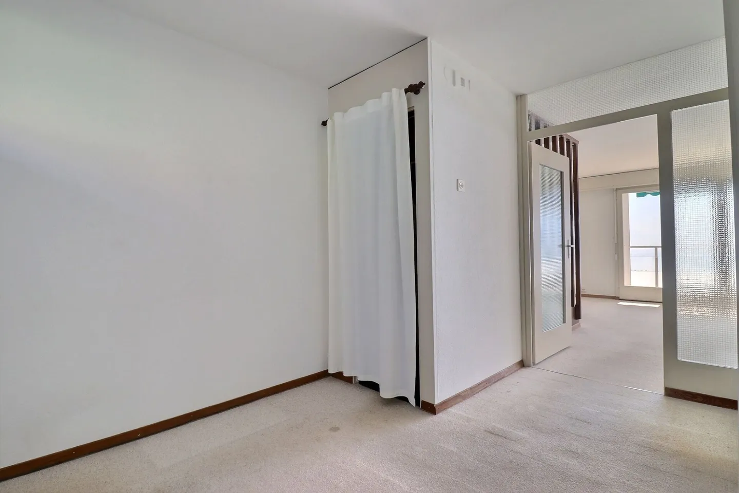 Duplex de 3.5 pièces + bureau avec fort potentiel et vue imprenable - Photo 16 sur 19