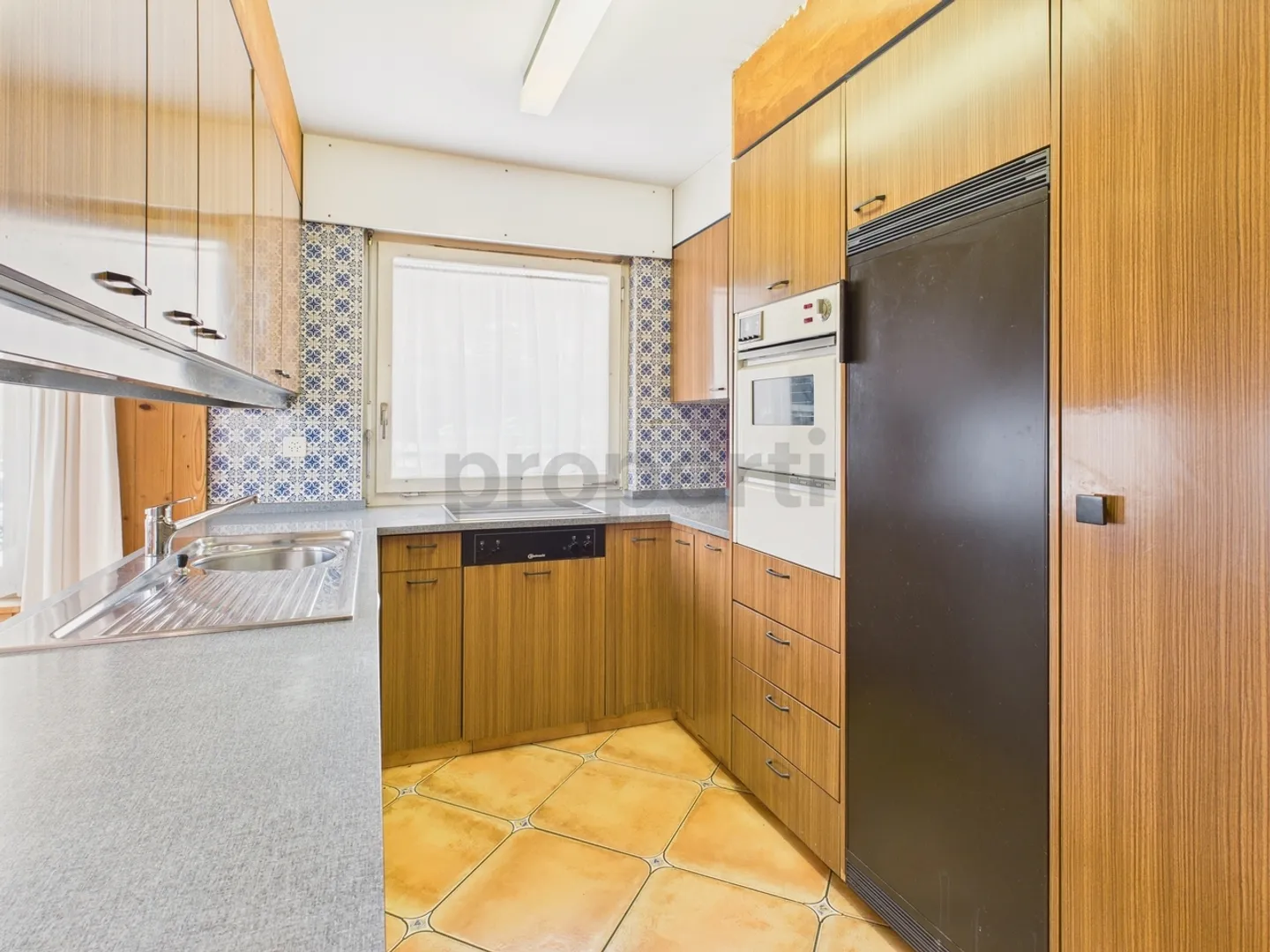 Spacious 6.5-room single-family house with garden in a unique location by the Aare in Interlaken - Photo 5 of 13