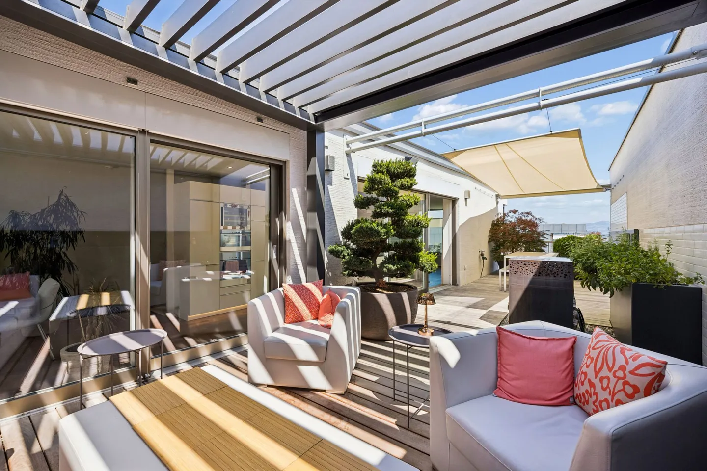 Attraente casa a schiera angolare di 5,5 stanze con vista sul lago e grande terrazza - Foto 13 di 15