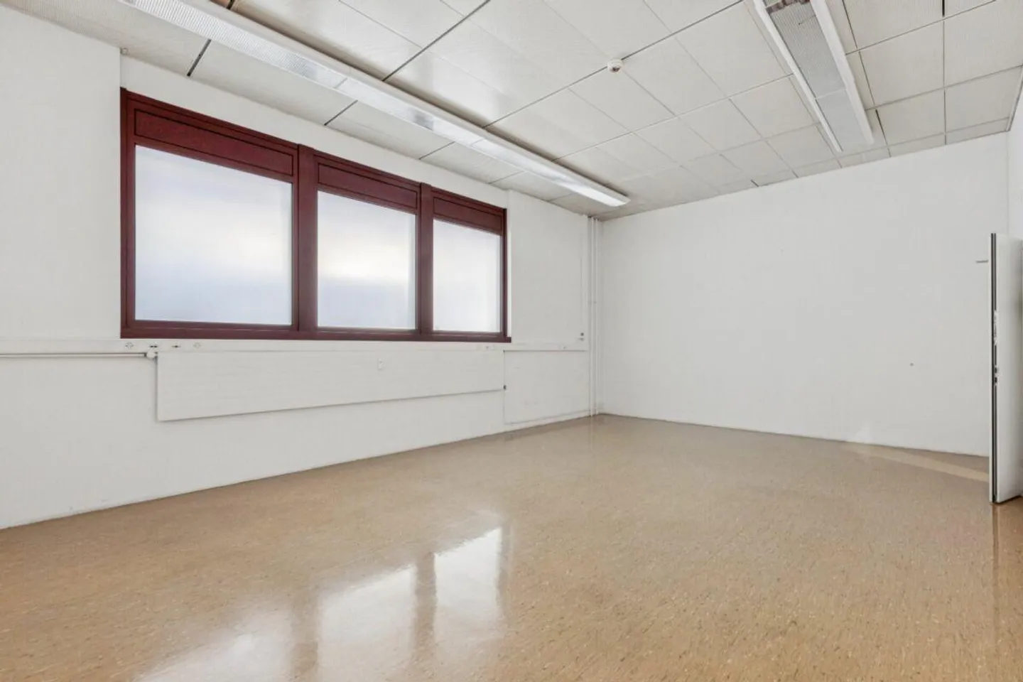 Relais102 - Central Commercial Space at Aarau Train Station - Photo 2 of 6