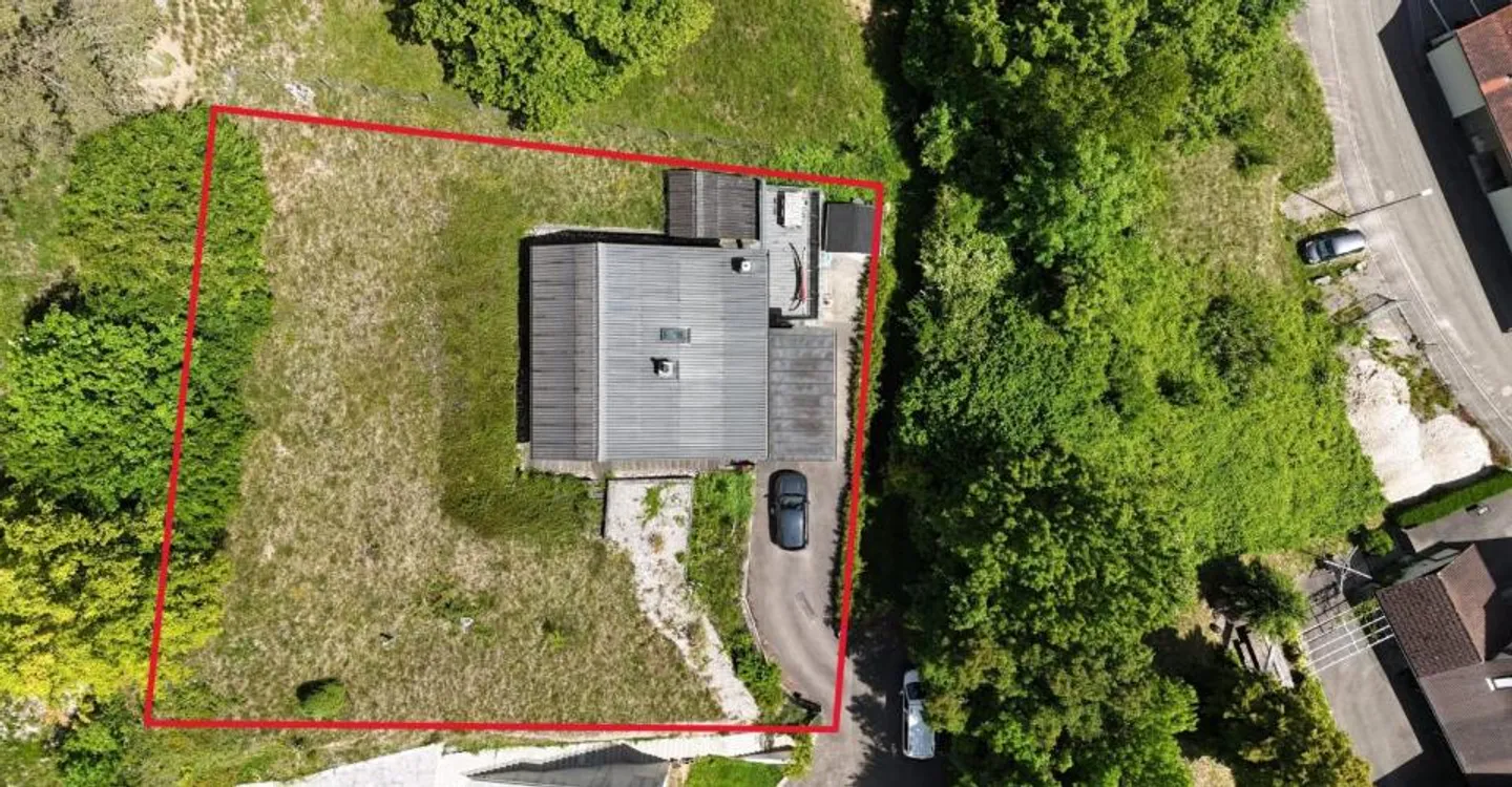 Charming Renovated House - Photo 4 of 13