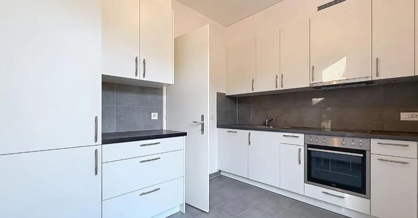 Charming 4 room apartment on the 1st floor - Photo 2 of 8