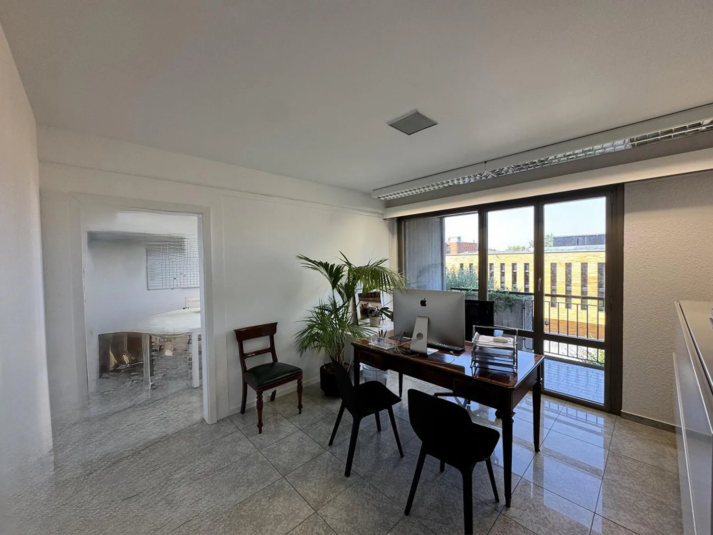 Mendrisio Center – Bright Office with Balconies, Cellar and TWO PARKING SPACES in the Underground Garage - Photo 6 of 12
