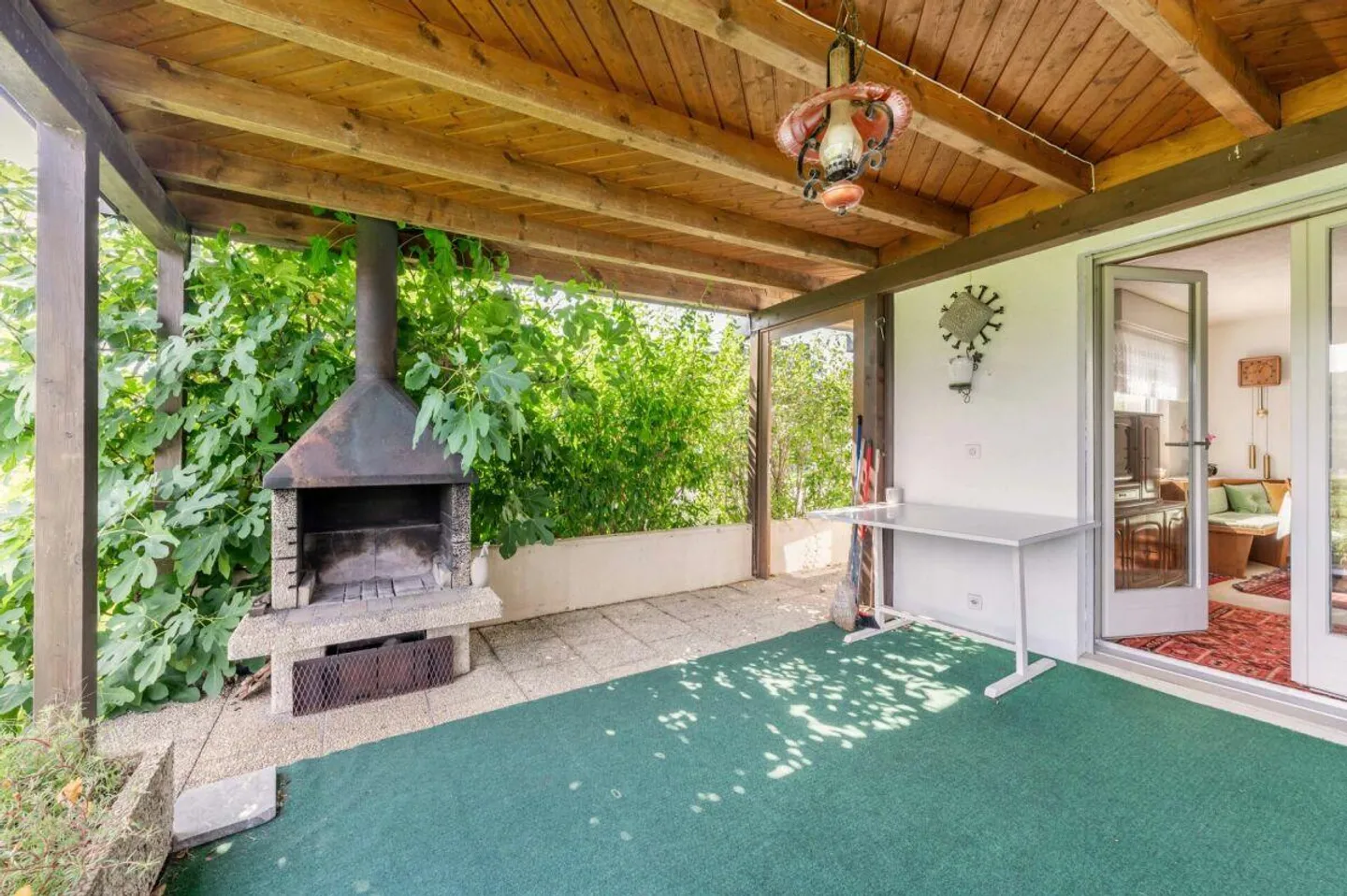 Casa unifamiliare di 4,5 stanze con grande giardino in una zona residenziale tranquilla e adatta alle famiglie! - Foto 15 di 17