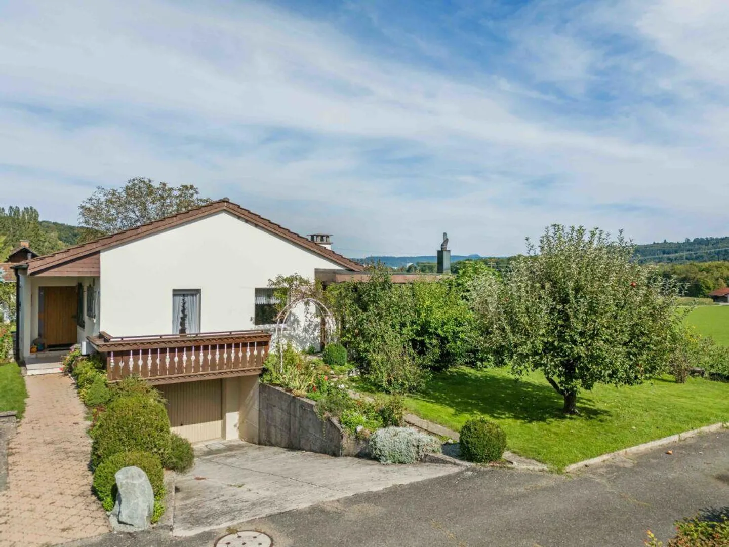 Casa unifamiliare di 4,5 stanze con grande giardino in una zona residenziale tranquilla e adatta alle famiglie! - Foto 17 di 17