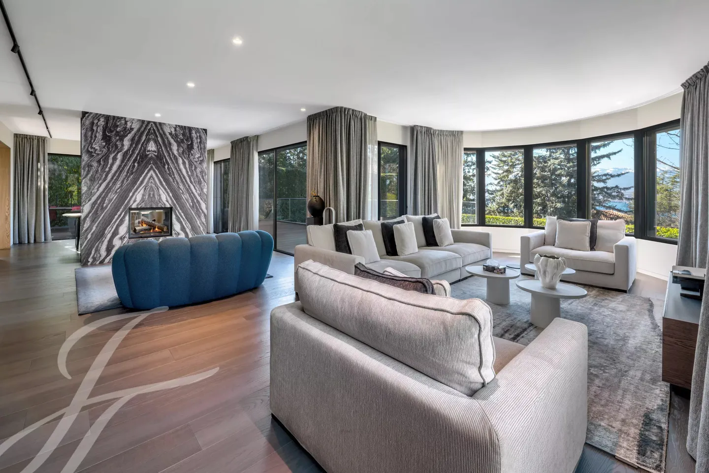 Villa Elegante con Vista Lago - Foto 1 di 18