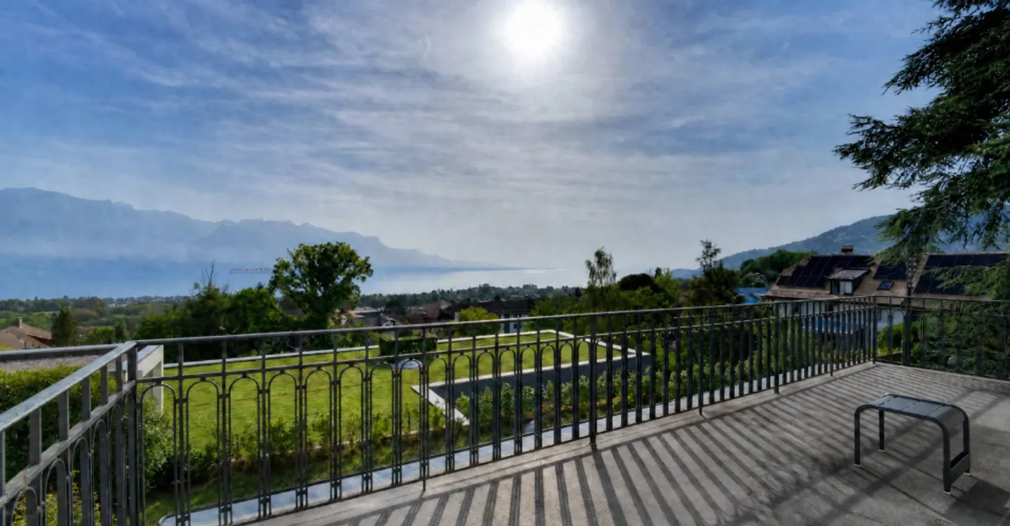 Renovated Master House with panoramic view of Lake Geneva - Photo 10 of 10