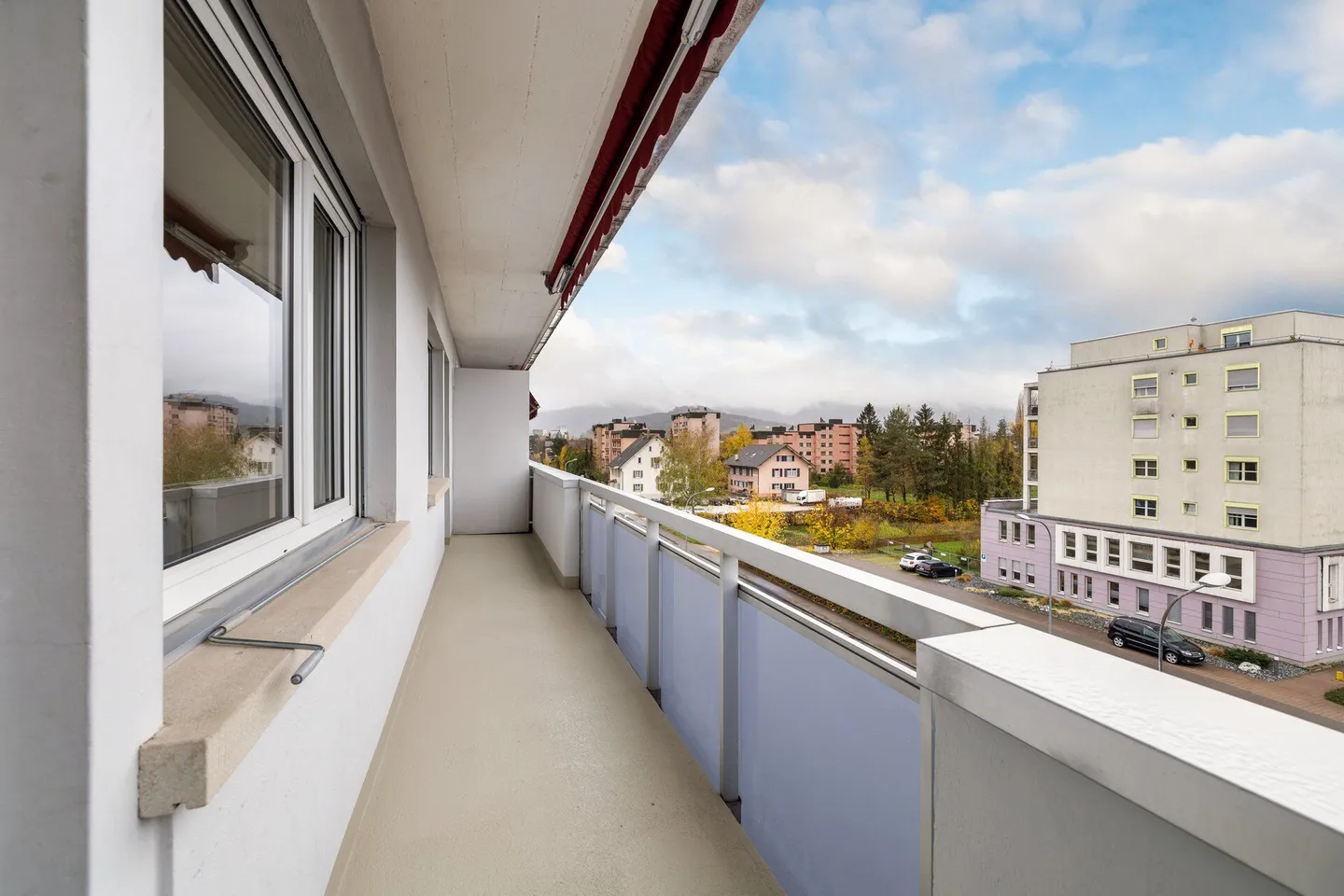 Spacieux appartement de 4.5 pièces avec vue imprenable à Delémont - Photo 11 sur 13