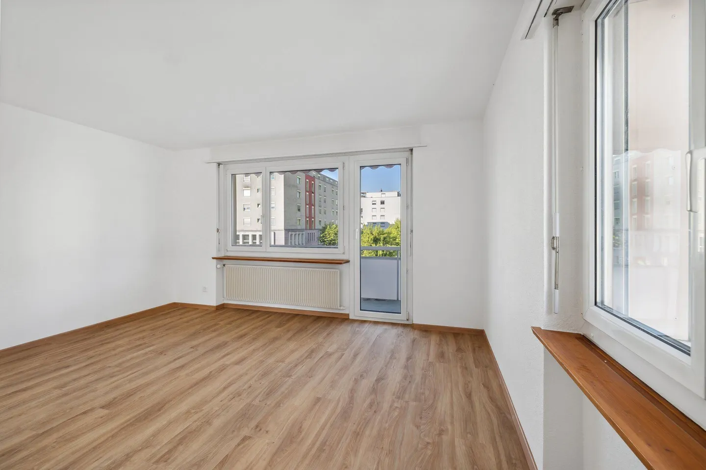 Spacieux appartement de 4.5 pièces avec vue imprenable à Delémont - Photo 3 sur 13