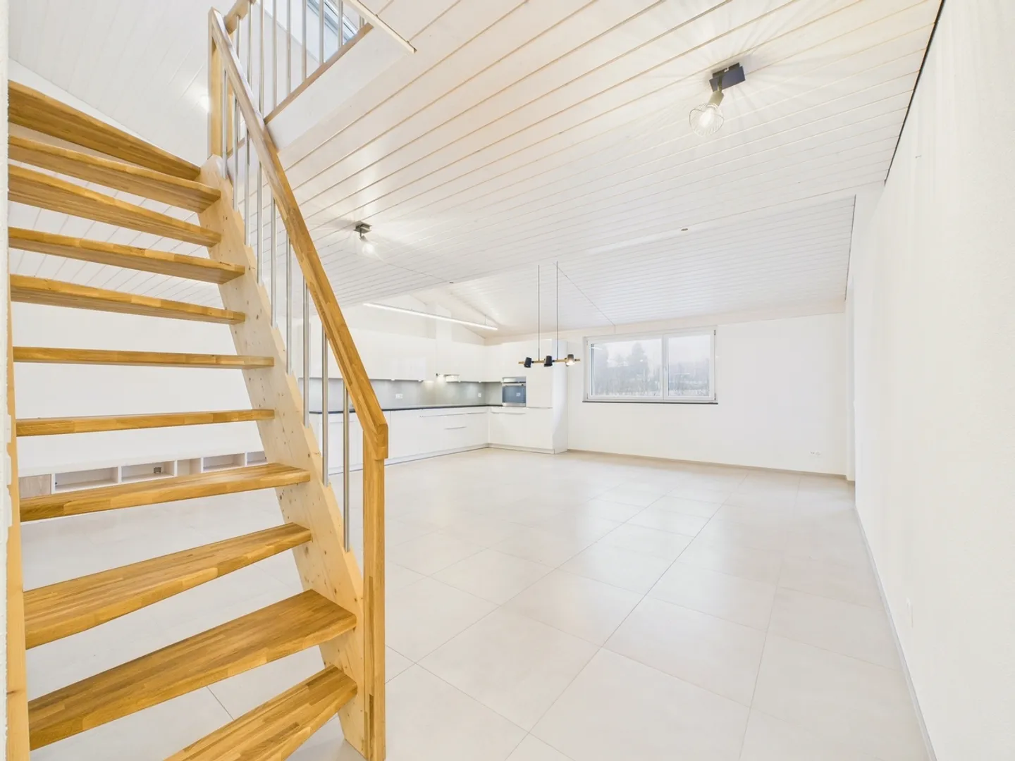 Spacious Maisonette with a View – Your New Home in Glarnerland - Photo 2 of 9